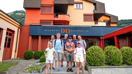 Der Ferienpass Nidwalden zu Besuch in der Druckerei Odermatt AG in Dallenwil