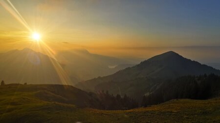 Nidwaldner Wanderwege – Sonnenaufgang mit Älplerzmorgä auf der Musenalp | © Nidwaldner Wanderwege