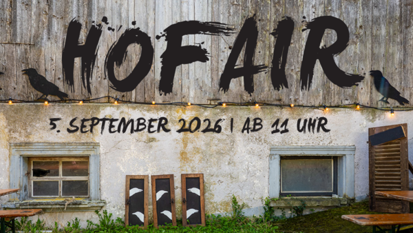 Hofartig – Hofair 2026 – Muisig auf dem Güllenkasten | © Hofartig