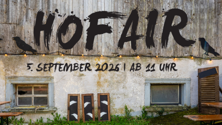 Hofartig – Hofair 2026 – Muisig auf dem Güllenkasten | © Hofartig